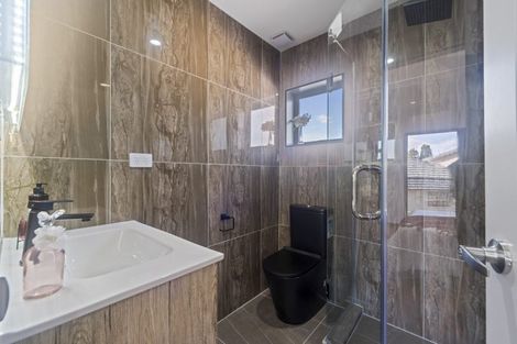 Photo of property in 12c Hill Crescent, New Lynn, Auckland, 0600