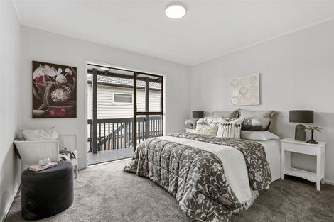 Photo of property in 70 Hutchinsons Road, Bucklands Beach, Auckland, 2014