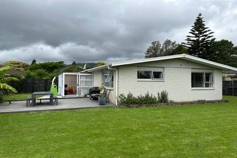 Photo of property in 19 Nimmo Avenue, Waikanae, 5036