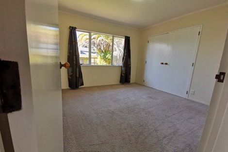 Photo of property in 21 Raelene Place, Massey, Auckland, 0614