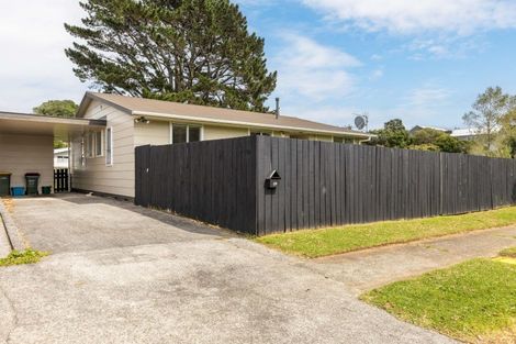 Photo of property in 119 Riversdale Drive, Merrilands, New Plymouth, 4312