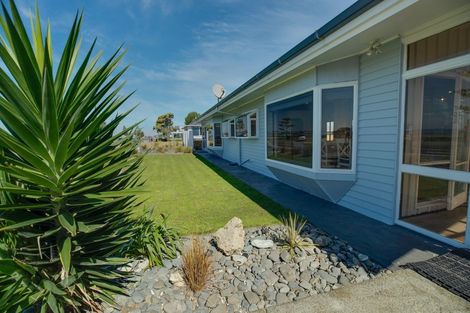 Photo of property in 98 The Esplanade, Westshore, Napier, 4110
