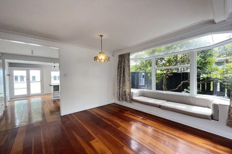 Photo of property in 4 Hillcrest Avenue, Hillcrest, Auckland, 0627