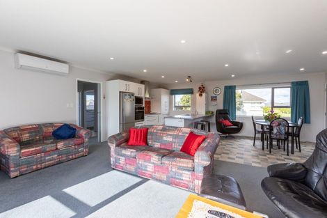 Photo of property in 1 Mckay Place, Dannevirke, 4930