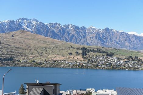 Photo of property in 16 Birch Lane, Queenstown, 9300
