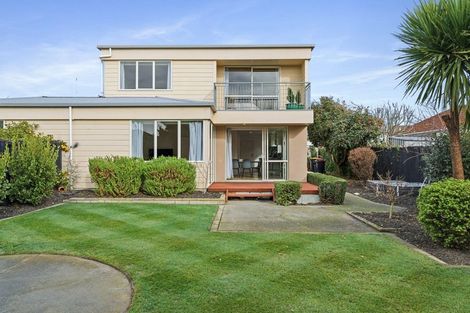 Photo of property in 2/64a Toorak Avenue, Avonhead, Christchurch, 8042