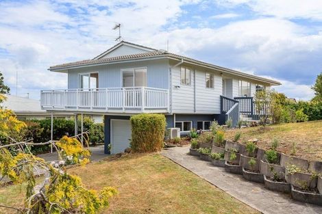 Photo of property in 3 Barker Rise, Northcross, Auckland, 0632