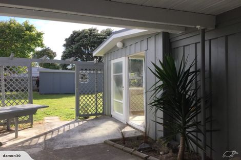 Photo of property in 4 Watson Drive, Paraparaumu Beach, Paraparaumu, 5032