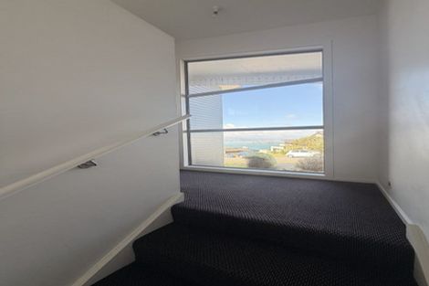 Photo of property in 11 Bendigo Grove, Newlands, Wellington, 6037