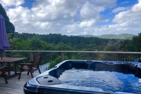 Photo of property in 57 Laingholm Drive, Laingholm, Auckland, 0604