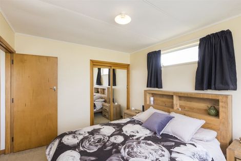 Photo of property in 4 Tingey Place, Awapuni, Palmerston North, 4412