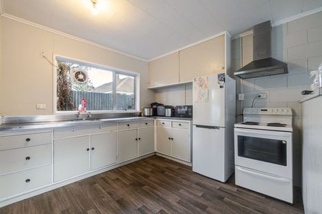 Photo of property in 3 Seddon Street, Takaro, Palmerston North, 4412