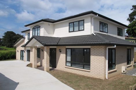 Photo of property in 104 Lake Panorama Drive, Henderson Valley, Auckland, 0612