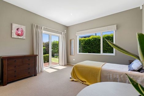Photo of property in 10 Sampson Avenue, Waiwhakaiho, New Plymouth, 4312