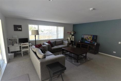 Photo of property in 47a Banks Boulevard, Whitby, Porirua, 5024