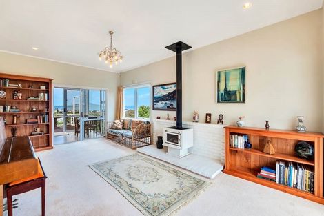 Photo of property in 6 Dewsbury Terrace, Castor Bay, Auckland, 0620