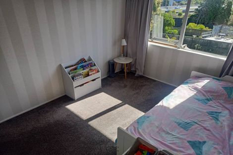 Photo of property in 19 Newport Place, Forrest Hill, Auckland, 0620