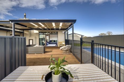 Photo of property in 61 Johns Road, Jervoistown, Napier, 4112