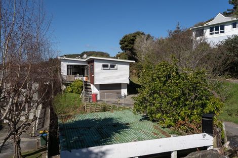 Photo of property in 19 Bayview Road, Paremata, Porirua, 5024
