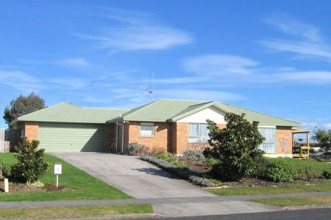 Photo of property in 38 Lloyd Drive, Nawton, Hamilton, 3200
