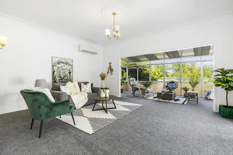 Photo of property in 112 Great South Road, Huntly, 3700