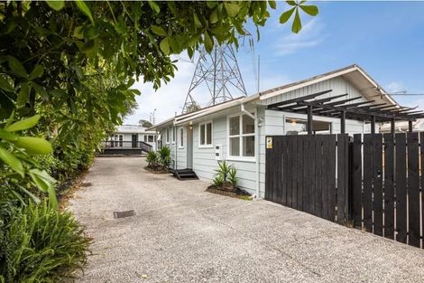 Photo of property in 9 Huruhuru Road, Massey, Auckland, 0614