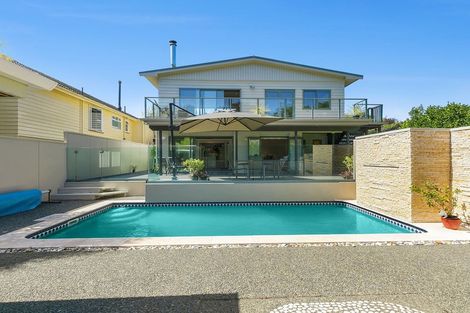 Photo of property in 12 Dowling Grove, Silverstream, Upper Hutt, 5019