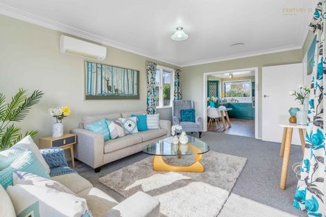 Photo of property in 4 Braeburn Place, Takanini, 2112