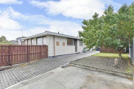 Photo of property in 1/2 James Condon Place, Redwood, Christchurch, 8051