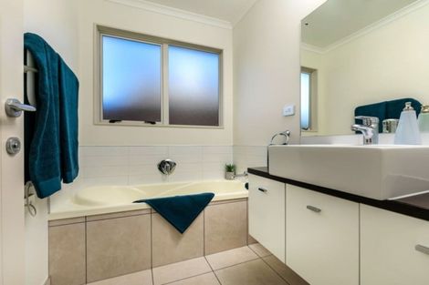 Photo of property in 45 Aberley Road, Schnapper Rock, Auckland, 0632