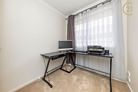 Photo of property in 3 Rohea Place, Opaheke, Papakura, 2113