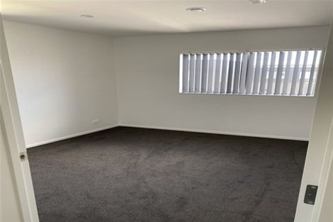 Photo of property in 8 Aeronautic Road, Takanini, 2112