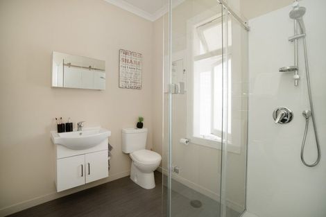 Photo of property in 21 Burns Avenue, Takaro, Palmerston North, 4412