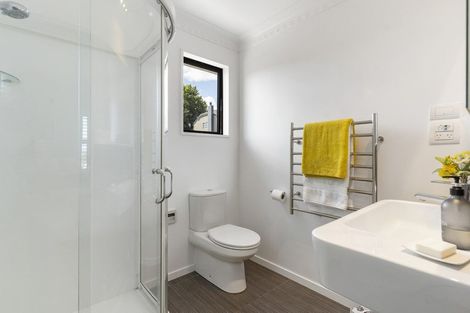 Photo of property in 27 Lexington Drive, Botany Downs, Auckland, 2010