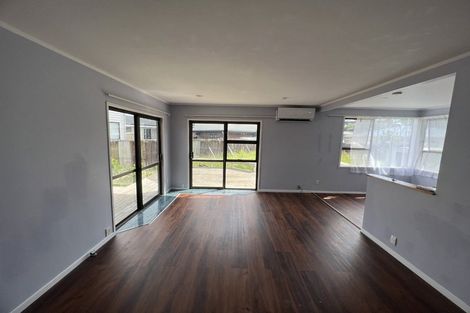 Photo of property in 9 Lisa Rise, Half Moon Bay, Auckland, 2012