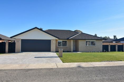 Photo of property in 3 Madison Street, Carterton, 5713