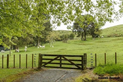 Photo of property in 169 Moonshine Valley Road, Aokautere, Palmerston North, 4471