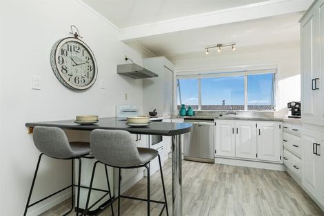 Photo of property in 7 Seabar Place, Glen Eden, Auckland, 0602