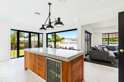 Photo of property in 36 Kahu Road, Fendalton, Christchurch, 8041