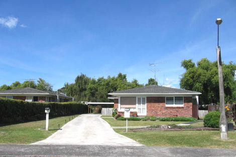 Photo of property in 2/18 Kapiti Place, Sunnynook, Auckland, 0620