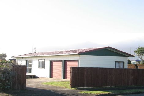 Photo of property in 3 Hodgkins Road, Waikanae Beach, Waikanae, 5036