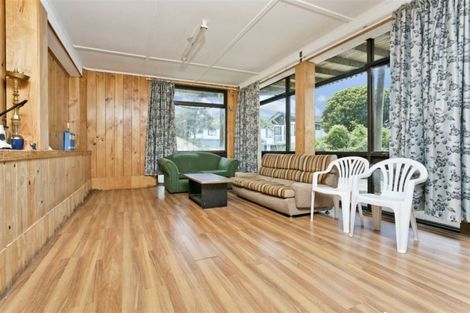 Photo of property in 449 Glenfield Road, Glenfield, Auckland, 0629