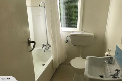 Photo of property in 2 Sydenham Street, Northland, Wellington, 6012