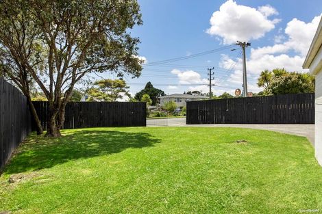 Photo of property in 22 Kaurilands Road, Titirangi, Auckland, 0604
