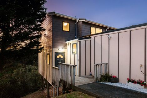 Photo of property in 16 Morere Street, Titahi Bay, Porirua, 5022