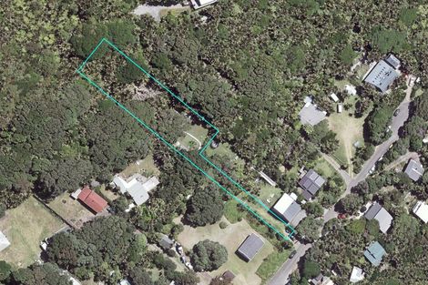 Photo of property in 122 Garden Road, Piha, New Lynn, 0772