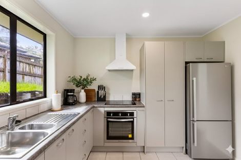 Photo of property in 14 Dovey Place, Massey, Auckland, 0614
