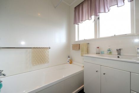 Photo of property in 90 Ferry Road, Clive, 4102