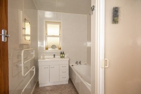 Photo of property in 101 Milton Terrace, Picton, 7220