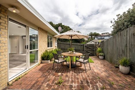 Photo of property in 44 De Havilland Drive, Goodwood Heights, Auckland, 2105